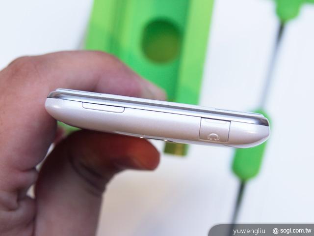 日本人氣機種HTC J登台 空機16900 乃木坂46代言 日本人氣機種HTC J登台 空機16900 乃木坂46代言