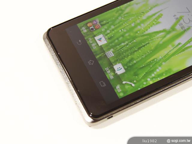 SONY Xperia V高階防水旗艦機外觀賞析 SONY Xperia V高階防水旗艦機外觀賞析