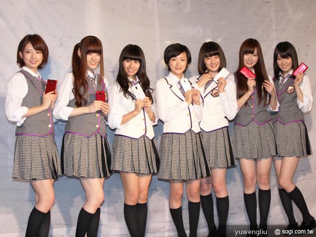 偶像團體「乃木坂46」空降台灣 代言HTC J手機吸買氣 偶像團體「乃木坂46」空降台灣 代言HTC J手機吸買氣
