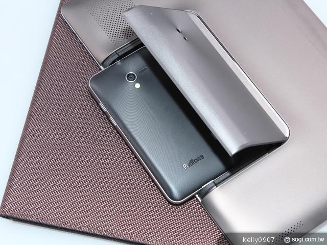 【新色】ASUS PadFone變形手機尊爵黑 典雅登場 【新色】ASUS PadFone變形手機尊爵黑 典雅登場