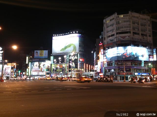 【相機】13MP旗艦機Sony Xperia TX看西門町電影場景 【相機】13MP旗艦機Sony Xperia TX看西門町電影場景