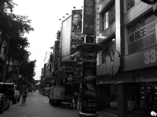 【相機】13MP旗艦機Sony Xperia TX看西門町電影場景 【相機】13MP旗艦機Sony Xperia TX看西門町電影場景