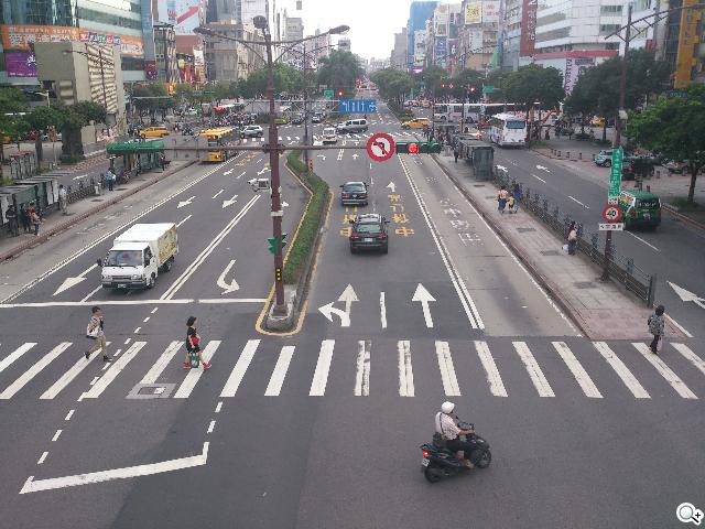 【相機】13MP旗艦機Sony Xperia TX看西門町電影場景 【相機】13MP旗艦機Sony Xperia TX看西門町電影場景