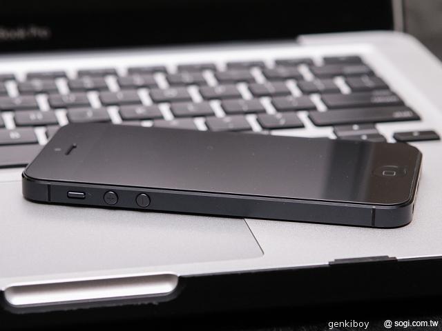 【開箱】Apple iPhone 5美國首賣簡易開箱測試 【開箱】Apple iPhone 5美國首賣簡易開箱測試