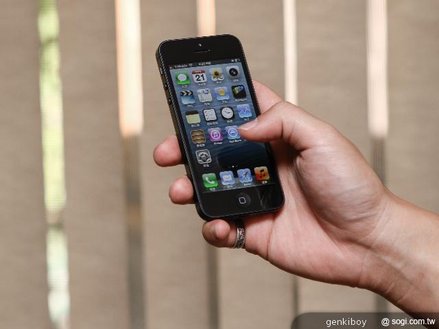 【開箱】Apple iPhone 5美國首賣簡易開箱測試 【開箱】Apple iPhone 5美國首賣簡易開箱測試