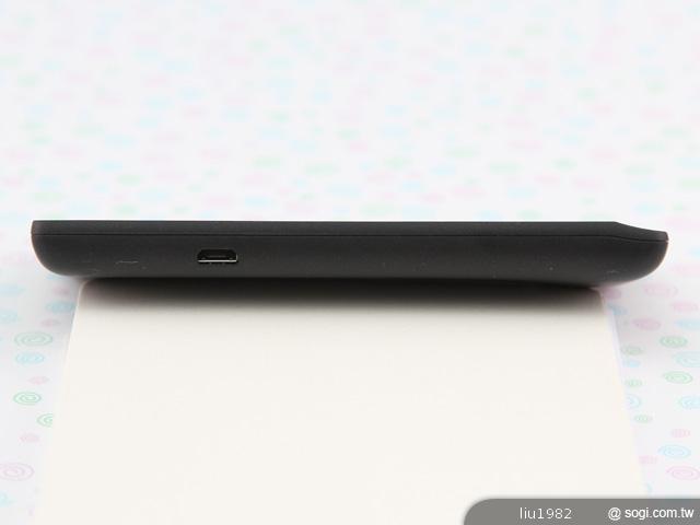 3.5吋輕巧娛樂機Sony Xperia miro 主打社群功能 3.5吋輕巧娛樂機Sony Xperia miro 主打社群功能