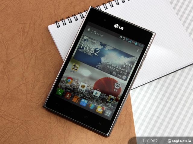 【外觀】5吋四核智慧機新秀 LG Optimus Vu圖賞