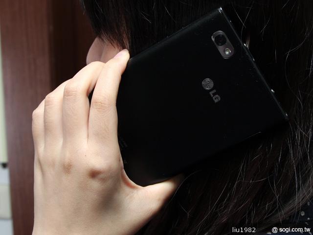 【外觀】5吋四核智慧機新秀 LG Optimus Vu圖賞