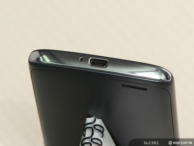 4.5吋2.5D圓弧面玻璃螢幕 夏普SH631W雙核機 4.5吋2.5D圓弧面玻璃螢幕 夏普SH631W雙核機