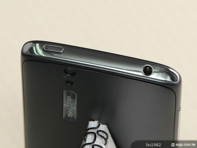 4.5吋2.5D圓弧面玻璃螢幕 夏普SH631W雙核機 4.5吋2.5D圓弧面玻璃螢幕 夏普SH631W雙核機