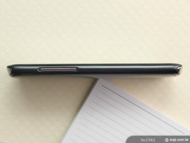 4.5吋2.5D圓弧面玻璃螢幕 夏普SH631W雙核機 4.5吋2.5D圓弧面玻璃螢幕 夏普SH631W雙核機