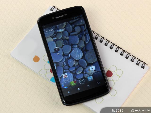 4.5吋2.5D圓弧面玻璃螢幕 夏普SH631W雙核機 4.5吋2.5D圓弧面玻璃螢幕 夏普SH631W雙核機