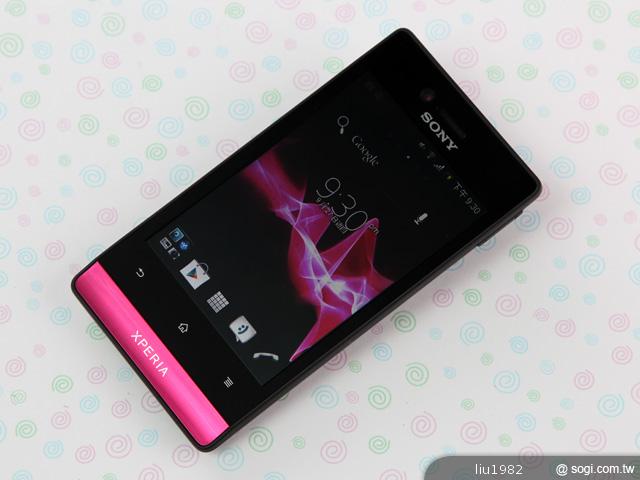 3.5吋輕巧娛樂機Sony Xperia miro 主打社群功能 3.5吋輕巧娛樂機Sony Xperia miro 主打社群功能