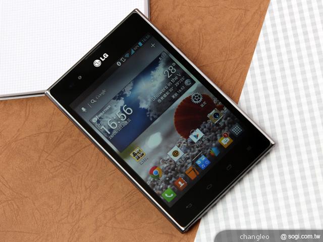 LG Optimus Vu推限量精裝版 10/16預購開跑 LG Optimus Vu推限量精裝版 10/16預購開跑