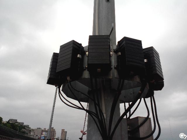 4.5吋2.5D圓弧面玻璃螢幕 夏普SH631W雙核機 4.5吋2.5D圓弧面玻璃螢幕 夏普SH631W雙核機