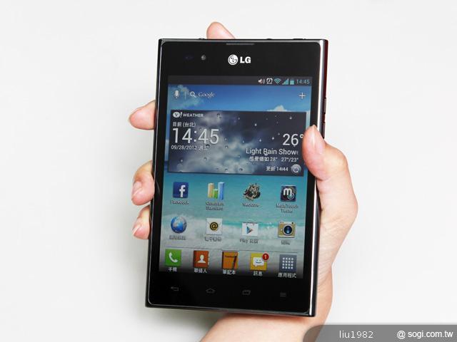 【外觀】5吋四核智慧機新秀 LG Optimus Vu圖賞