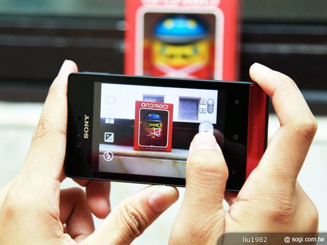3.5吋輕巧娛樂機Sony Xperia miro 主打社群功能 3.5吋輕巧娛樂機Sony Xperia miro 主打社群功能