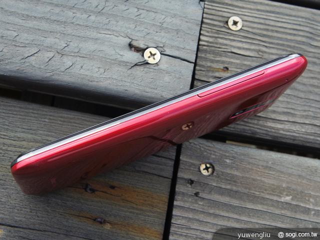 火紅東瀛風 HTC J智慧手機絕美外型圖賞 火紅東瀛風 HTC J智慧手機絕美外型圖賞