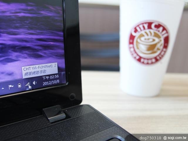 學生限定!中華電信學生專案,上網、通話、免費熱線一把罩! 學生限定!中華電信學生專案,上網、通話、免費熱線一把罩!