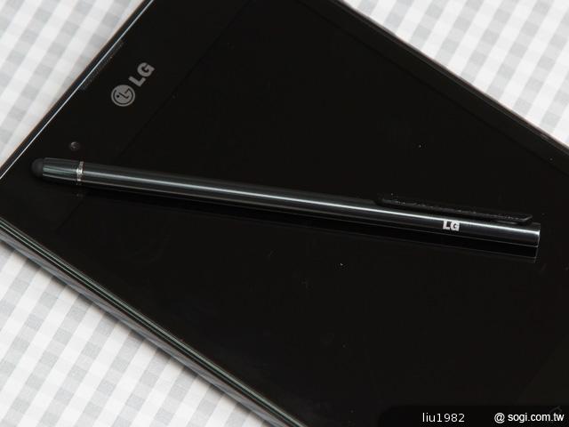 【外觀】5吋四核智慧機新秀 LG Optimus Vu圖賞