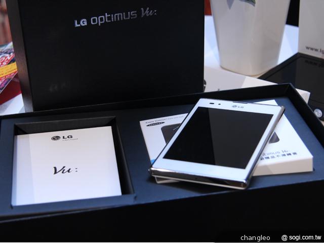 LG Optimus Vu 5吋智慧機 中華獨賣 單機20900 LG Optimus Vu 5吋智慧機 中華獨賣 單機20900