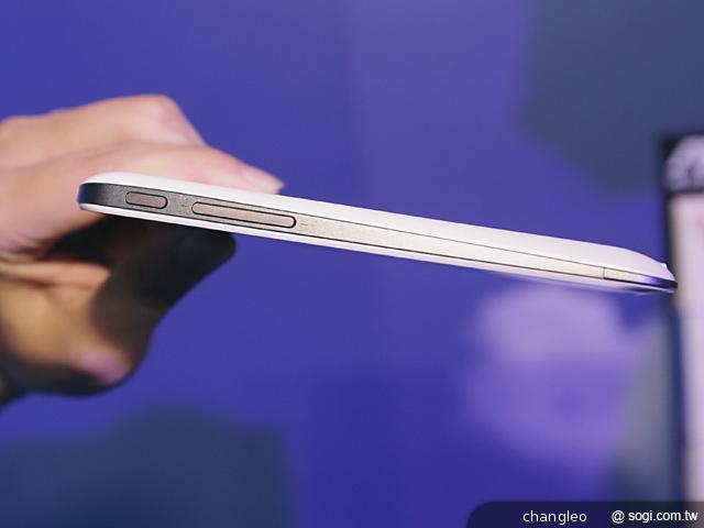 PadFone2變形手機台灣首發 搭高通四核 單機17901起 PadFone2變形手機台灣首發 搭高通四核 單機17901起