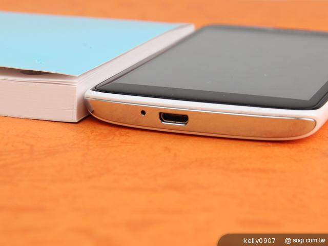 Sharp SH630E亞太智慧新秀 雙卡雙待雙核心！