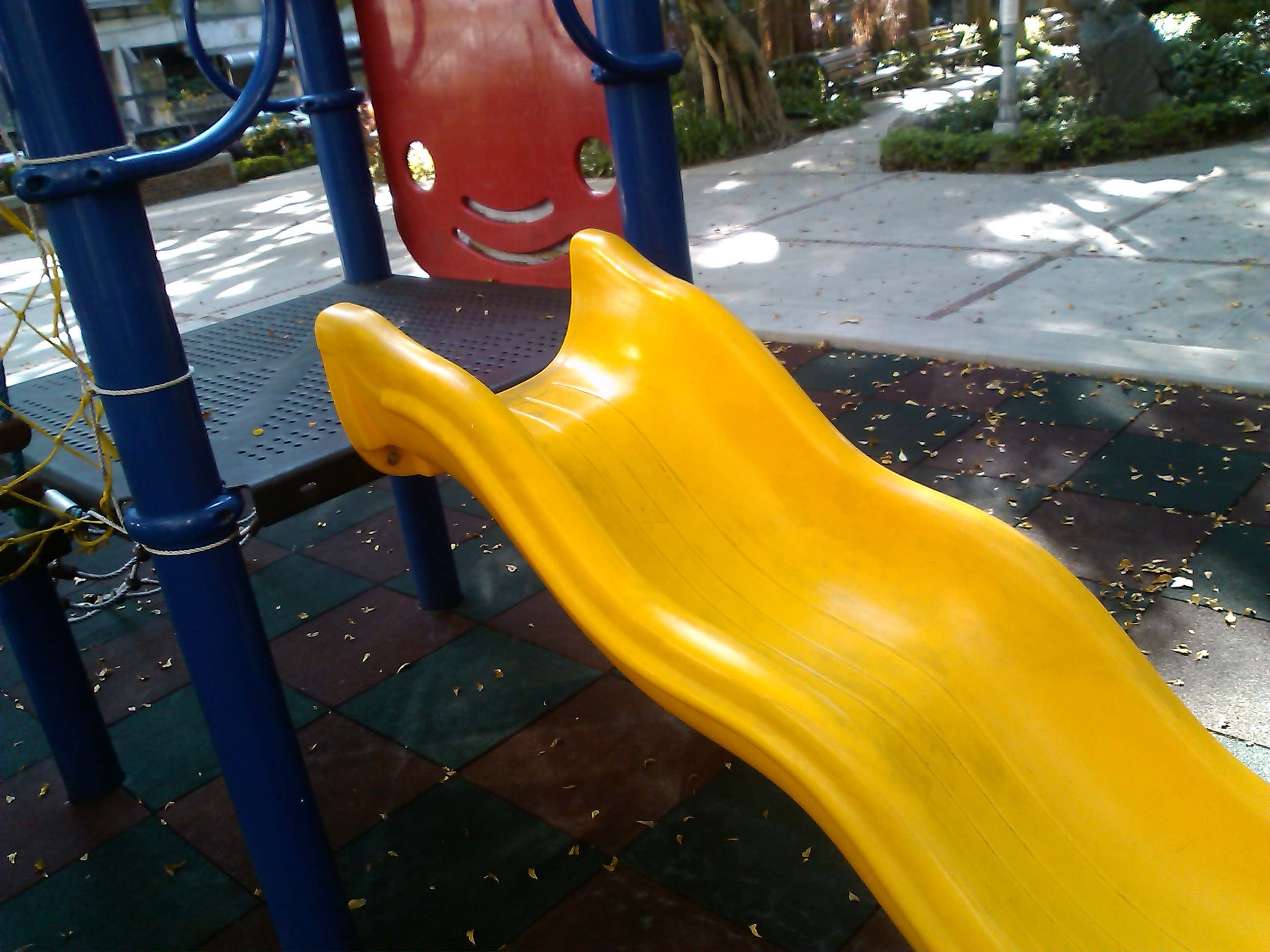 Sharp SH630E亞太智慧新秀 雙卡雙待雙核心！