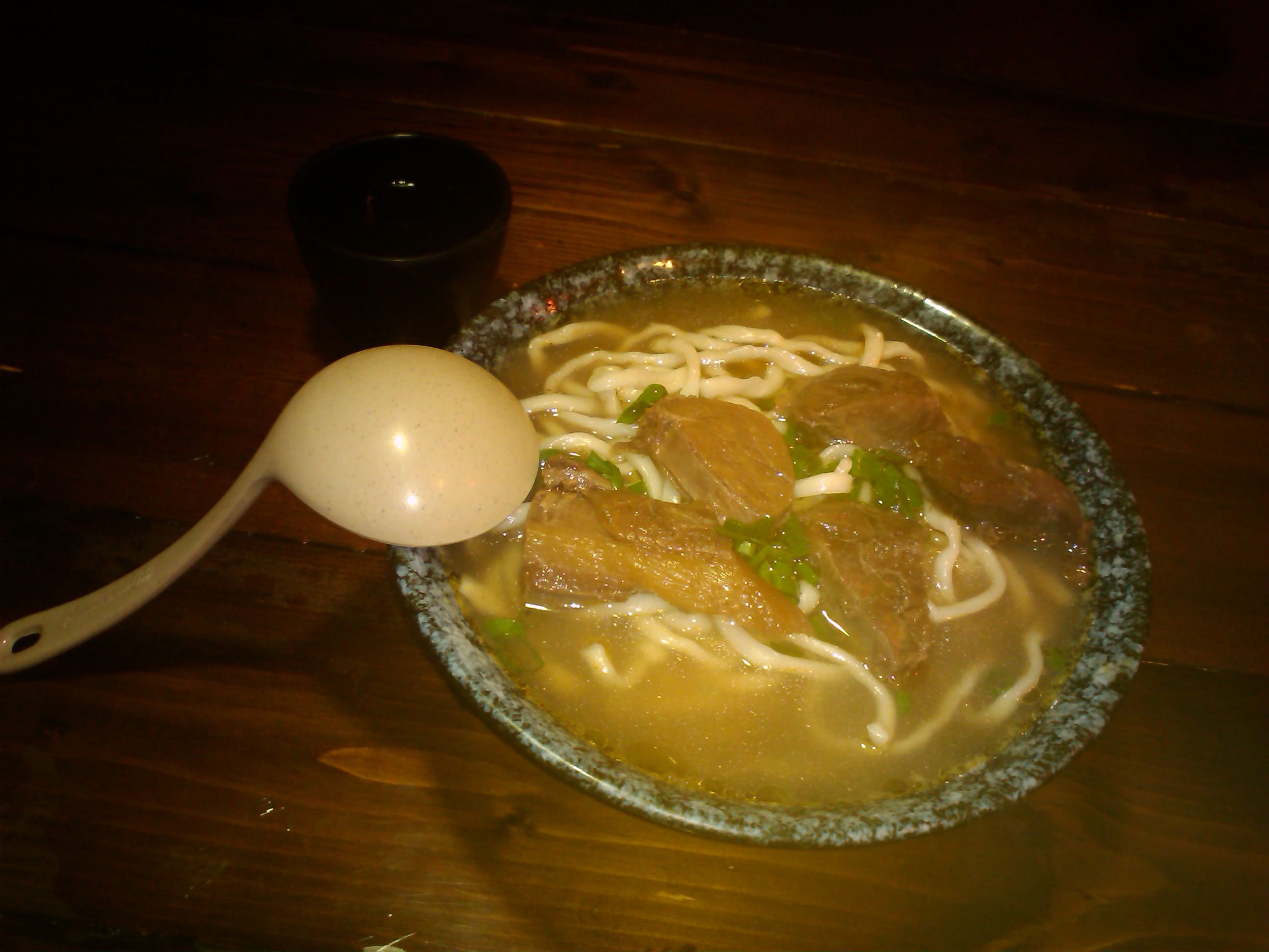 Sharp SH630E亞太智慧新秀 雙卡雙待雙核心！