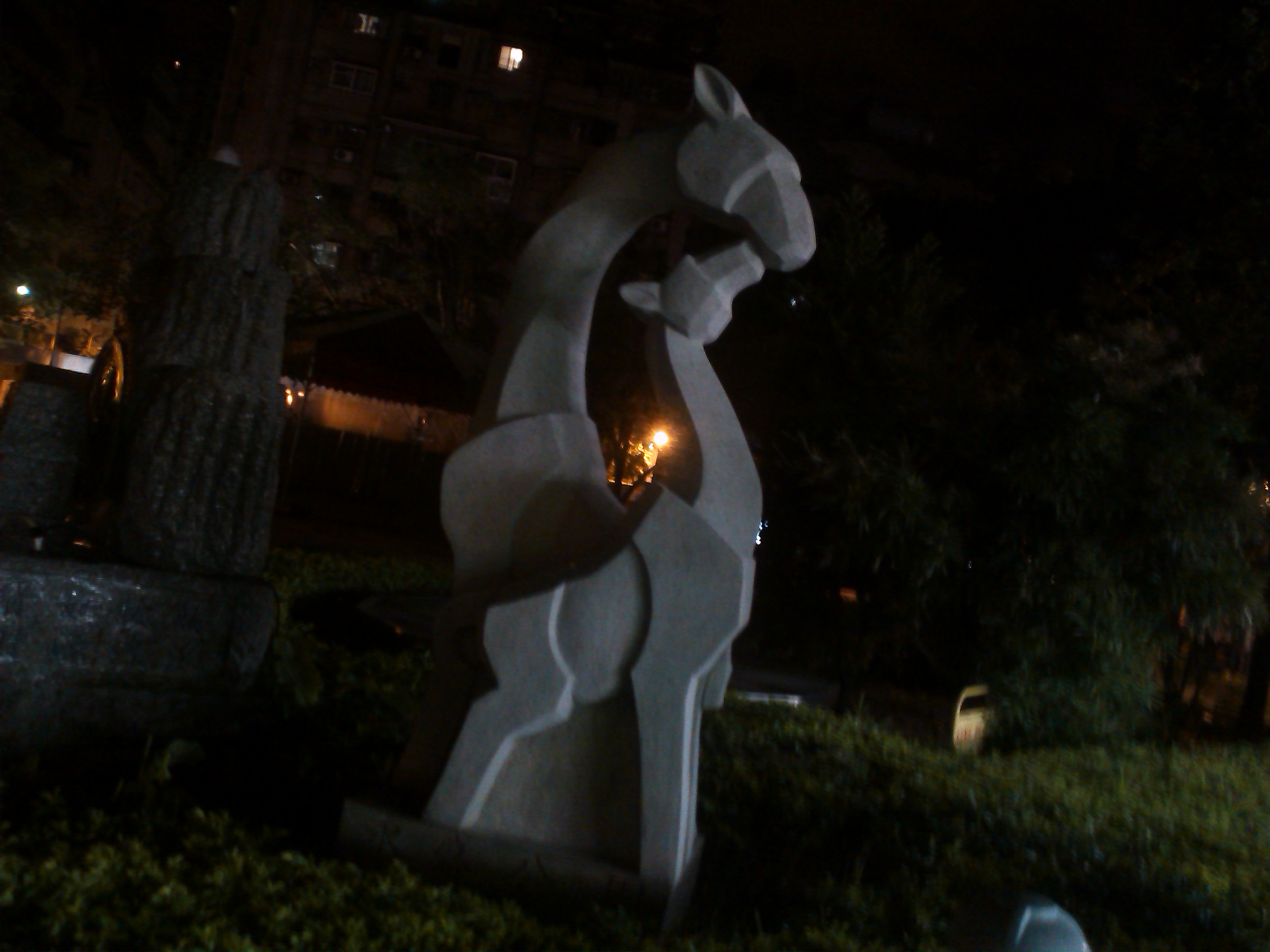 Sharp SH630E亞太智慧新秀 雙卡雙待雙核心！