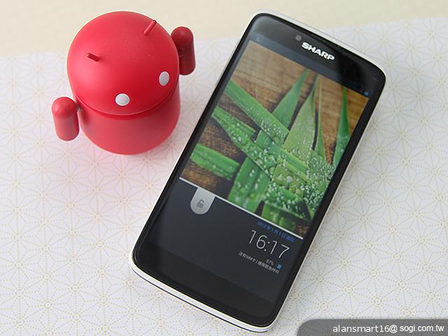 夏普SH837W雙核機 4.7吋、Super LCD 3螢幕