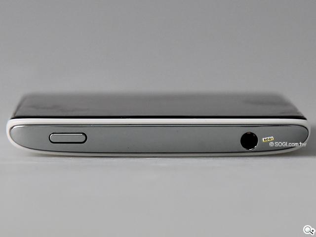 夏普SH837W雙核機 4.7吋、Super LCD 3螢幕