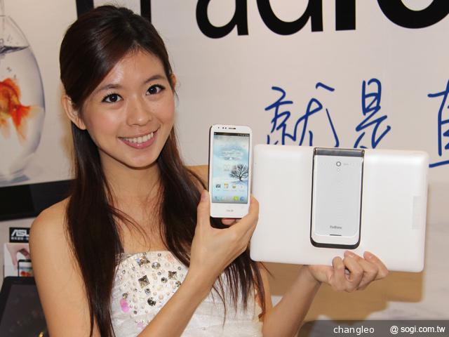 華碩變形手機PadFone2珍珠白新色 預購加贈保護套