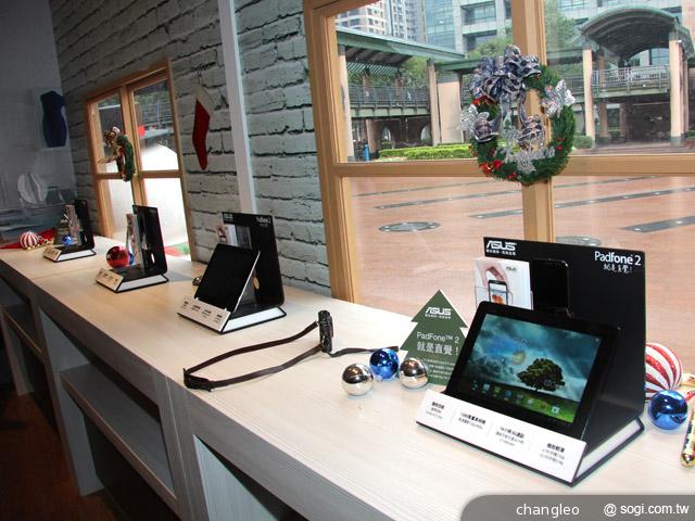 華碩變形手機PadFone2珍珠白新色 預購加贈保護套