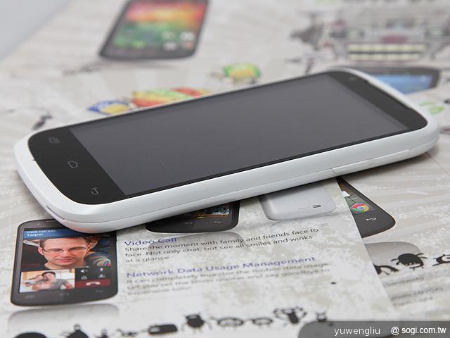 4.3吋簡約雙卡智慧精靈GSmart GS202