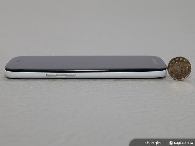 【外觀】5吋FHD 夏普AQUOS PHONE SH930W機身賞