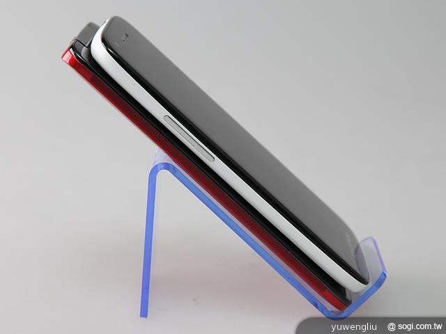 5吋1080P螢幕 HTC Butterfly與Sharp SH930W簡單比較