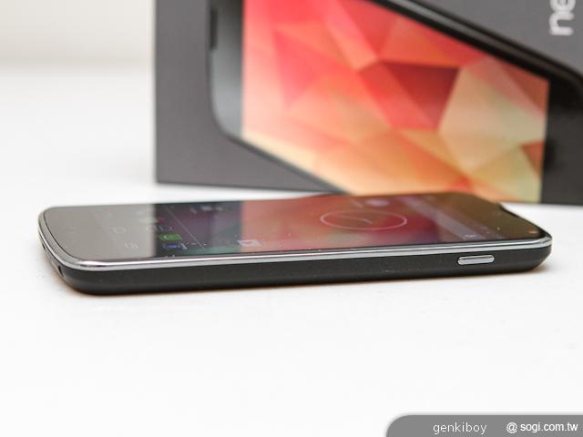 【外觀】秒殺新旗艦 Google Nexus 4開箱速覽