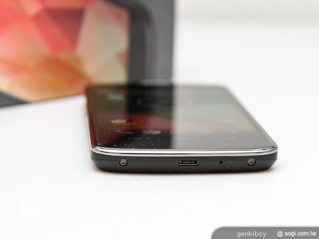 【外觀】秒殺新旗艦 Google Nexus 4開箱速覽