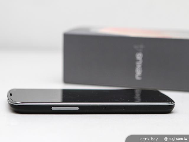 【外觀】秒殺新旗艦 Google Nexus 4開箱速覽