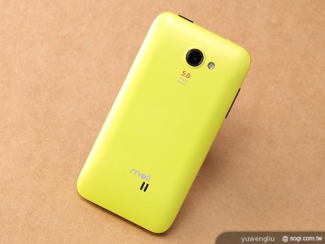 moii E801 五千有找的雙核4 吋雙卡智慧機