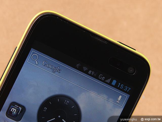 moii E801 五千有找的雙核4 吋雙卡智慧機