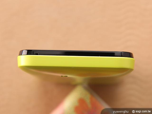 moii E801 五千有找的雙核4 吋雙卡智慧機