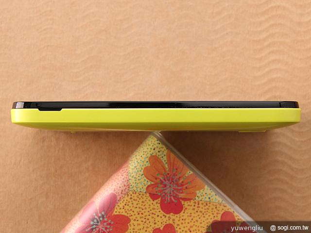 moii E801 五千有找的雙核4 吋雙卡智慧機