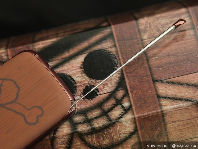 我要成為海賊王！NEC N-02E ONE PIECE特別版