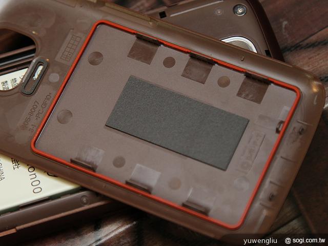 我要成為海賊王！NEC N-02E ONE PIECE特別版