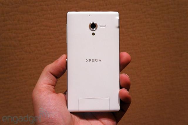 索尼旗艦雙機Xperia Z、ZL兩者差異大揭密！【CES 2013】