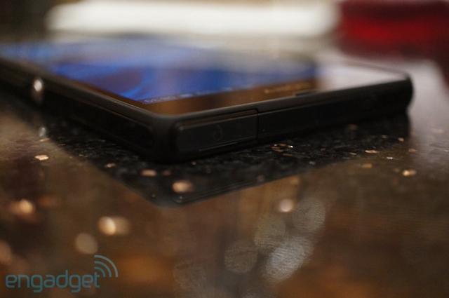 索尼旗艦雙機Xperia Z、ZL兩者差異大揭密！【CES 2013】