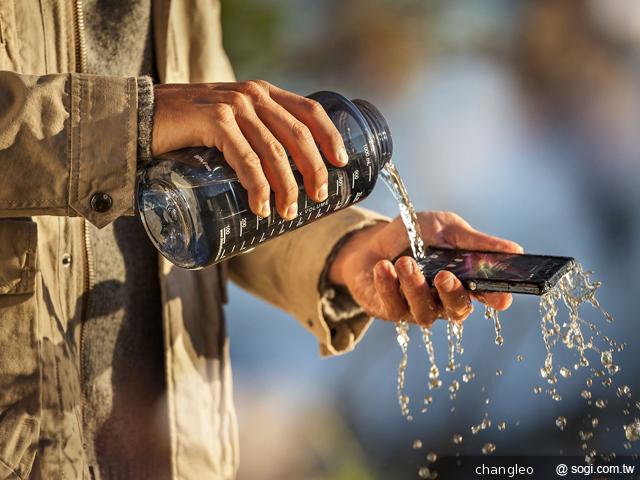 索尼發表5吋旗艦手機Xperia Z、ZL 1/14強勢登台【CES 2013】