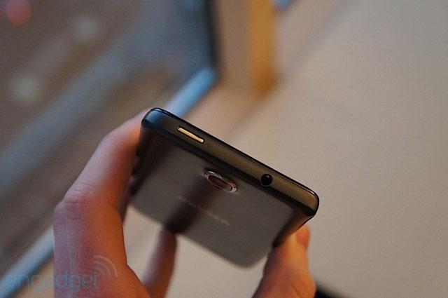 Alcatel五機齊發 Idol Ultra全球最薄6.45mm【CES 2013】